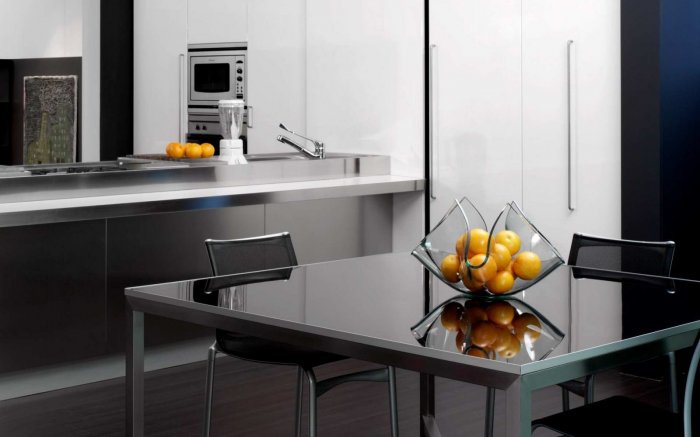 Стеклянные столы для кухни